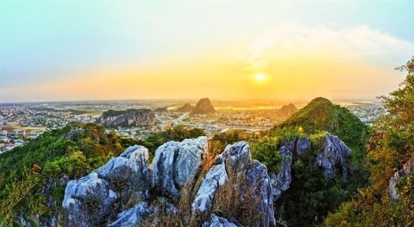 13ROKL 20170416 ngu hanh son da nang va ve dep di vao huyen thoai